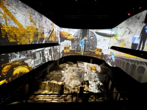 Scène de « Signé Montréal », le nouveau spectacle multimédia présenté à Pointe-à-Callière