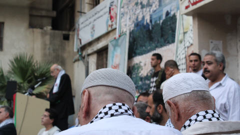 Les r�fugi�s palestiniens, notamment ceux �g�s, consid�rent Yasser Arafat comme l'ic�ne de leur cause.