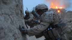 Des soldats canadiens lors d'une opération de combat dans le district de Panjwayi.
