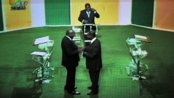 Les candidats Laurent Gbagbo (G) et Alassane Ouattara (D) se sont affronté lors d'un débat télévisé le 25 novembre.