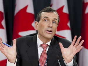 Le commissaire à l'environnement, Scott Vaughan, lors de sa conférence de presse