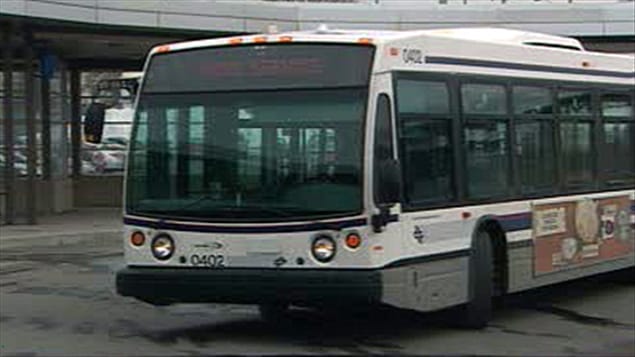 حافلة لمؤسسة النقل العام في لافال (أرشيف)