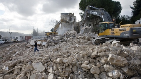 20 logements destinés aux colons juifs seront construits sur le site de l'hôtel Shepherd, détruit dimanche. 20 logements destinés aux colons juifs seront construits sur le site de l'hôtel Shepherd, détruit dimanche.