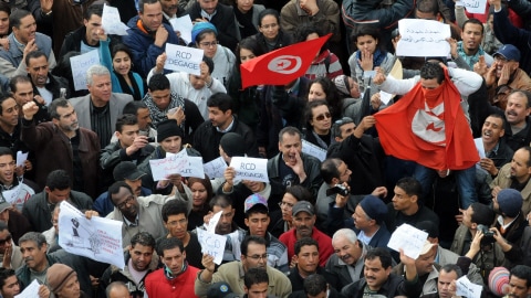 Des manifestants dans le centre de Tunis (19 janvier 2011)