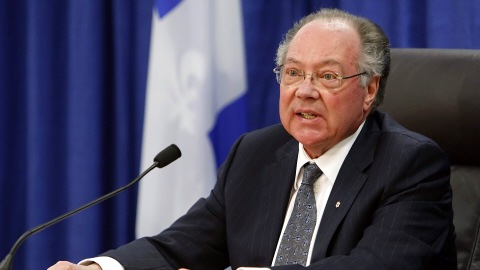 Le commissaire Michel Bastarache commentant son rapport, le 19 janvier 2011.