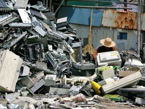 Des déchets électroniques dans un dépotoir en Chine, en mars 2006.