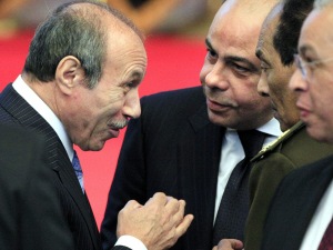 L'ex-ministre de l'Intérieur égyptien Habib Al-Adly (à gauche)
