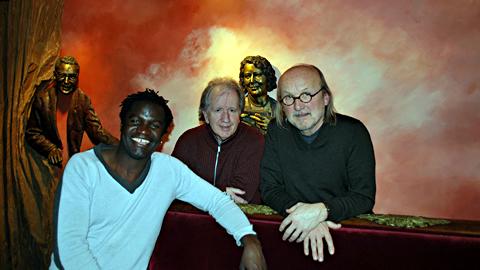 Boucar Diouf avec Andr� Gagnon et Jim Corcoran