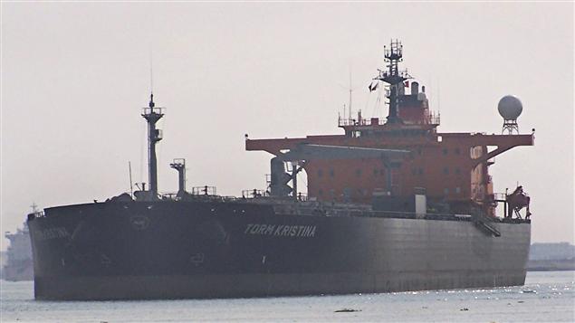 Un pétrolier dans le canal de Suez