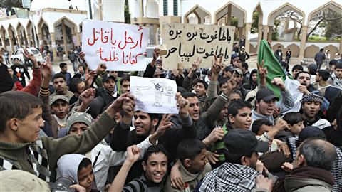 Des manifestants anti-Kadhafi ont manifesté mercredi à Derna, dans l'est du pays.