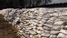 Winnipeg a pay� pr�s d'un million de dollars pour des sacs de sable non livr�s