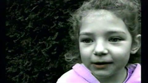 Fillette dans une vid�o du site Vote Pray Serve