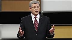 Stephen Harper a �t� confront� � des tirs group�s des autres chefs.