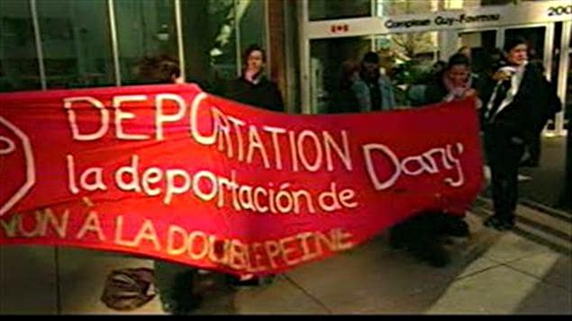 Manifestación contra al deportación de Dany Villanueva.