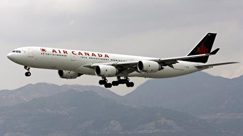 Click here to enlarge. Un appareil d'Air Canada