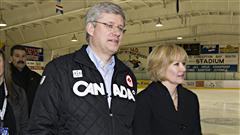 Stephen Harper et son épouse
