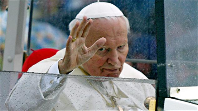 Juan Pablo II, durante las Jornadas Mundiales de la Juventud en Toronto en julio de 2003
