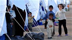 Des enfants dans un camps de réfugiés à Dehiba, le 25 avril.