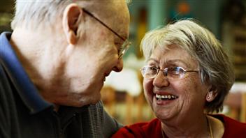 110510_02m0i_couple-aines-personnesagees_6