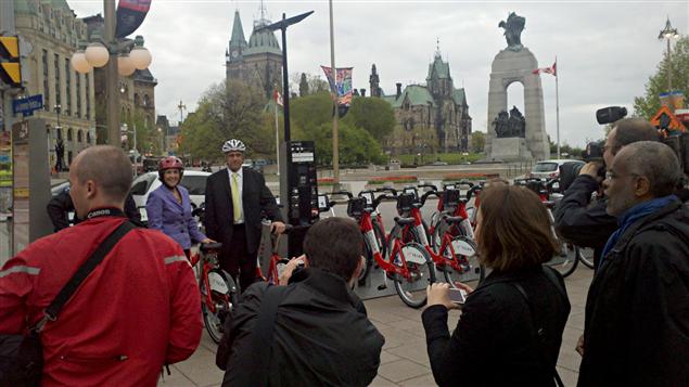 Lancement de la nouvelle saison 2011 des vélos Bixi à Ottawa