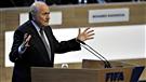 Blatter critique le gouvernement