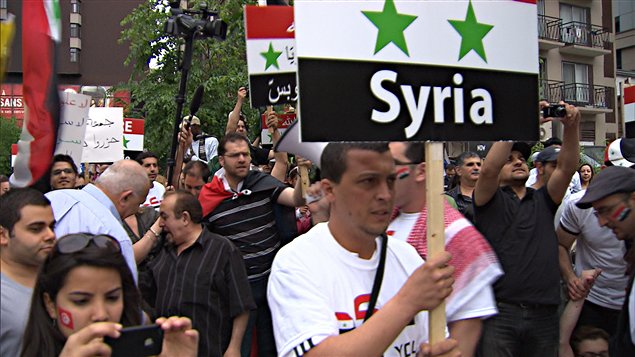 متظاهرون سوريون