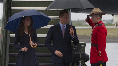 Le prince William et son épouse Kate Middleton sont arrivés lundi soir à Yellowknife.