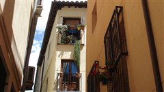 Les rues anciennes sont �troites et bord�es de charmantes maisons de style espagnol