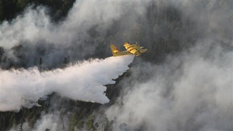 110712_kh65o_avion-pompier-feu_8.jpg 110712_kh65o_avion-pompier-feu_8.jpg