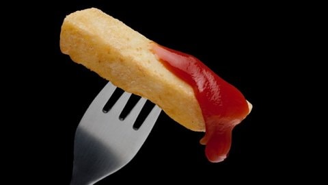 Une frite. Un peu de sel avec ça?