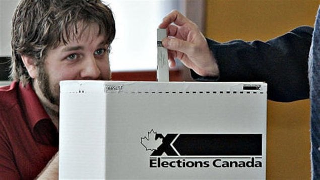 Élections Canada souhaite mettre à l’essai le vote par Internet.
