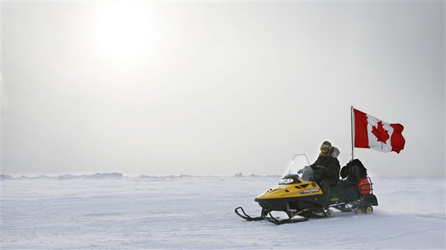 Motoneige des Forces canadiennes en Arctique