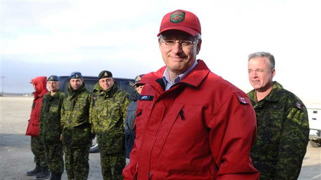 Le premier ministre Stephen Harper à Resolute Bay, au Nunavut en août 2011