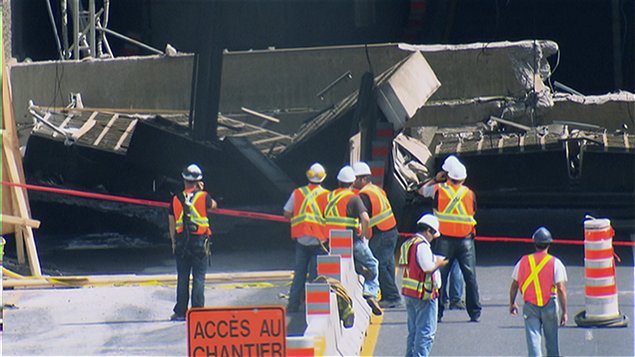 Le paralume effondré dans le tunnel Ville-Marie, le 31 juillet dernier.