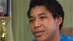 Nick Ngwafusi, âgé de 15 ans, allègue qu'il a été la cible de propos discriminatoires à quatre occasions au cours de 5 dernières années.