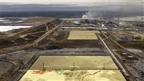 Sables bitumineux : Ottawa et les pétrolières travaillent main dans la main