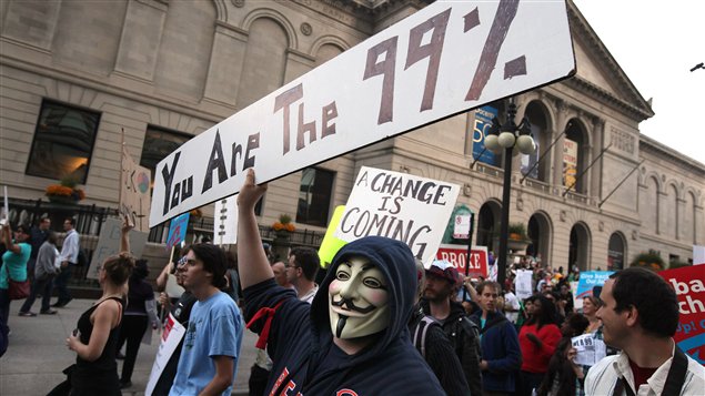 La coalition Chicago debout s'inspire du mouvement Occupons Wall Street pour protester contre les inégalités économiques américaines.