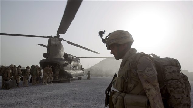 Un soldat canadien sur la base militaire de Kandahar, en Afghanistan