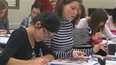 Étudiantes en classe