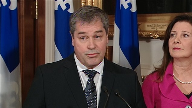 Le ministre de la Santé Yves Bolduc annonce de nouveaux pouvoirs aux pharmaciens