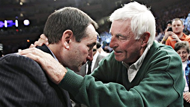 Mike Krzyzewski et Bob Knight.