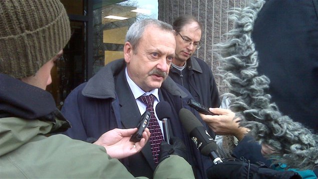 Le président de la CCB, Allen Oberg, devant le tribunal fédéral à Winnipeg.