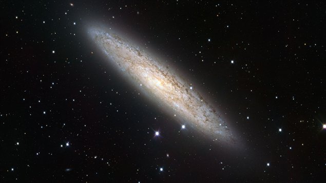 http://img.src.ca/2011/12/16/635x357/111216_u75wm_galaxie-spirale-ngc253_sn635.jpg