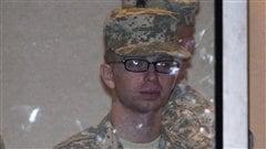 Le soldat Bradley Manning � sa sortie du tribunal militaire de Fort Meade, au Maryland