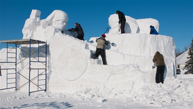Le concours de sculptures de neige est une des nombreuses activités de l'événement Saguenay en Neige