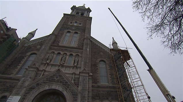 Travaux de rénovation sur une église
