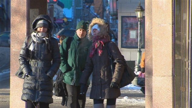 Au Québec : Des maisons qui viennent en aide aux sans-abri et démunis - Page 2 120104_o76qr_froid_quebec_sn635