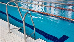 Piscine publique intérieure