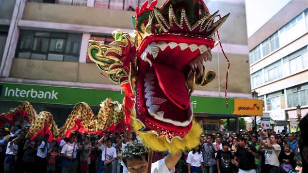 Les membres de la communauté chinoise célèbrent le nouvel an au Pérou.