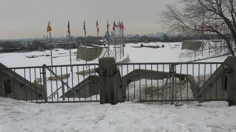 L'esplanade du stade olympique l'hiver.